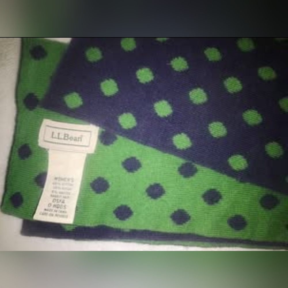 L.L.Bean Reversible Polka Dot Scarf. Navy & Hunter Green. Like NEW. - Picture 3 of 6